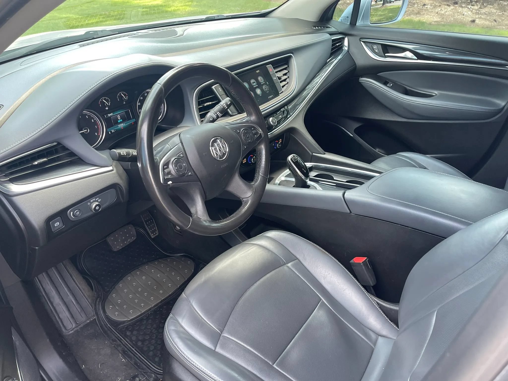 Used 2019 Buick Enclave Essence FWD image 11