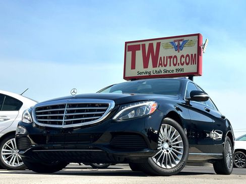 Used 2015 Mercedes-Benz C 300 4MATIC Sedan image 1