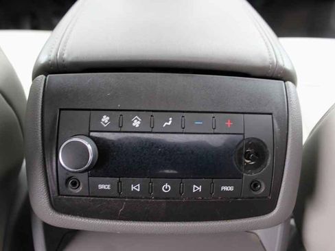 Used 2017 Chevrolet Traverse LT FWD image 30