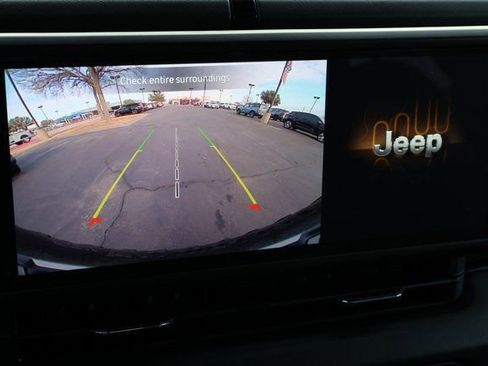 Used 2025 Jeep Wrangler Unlimited Rubicon image 5