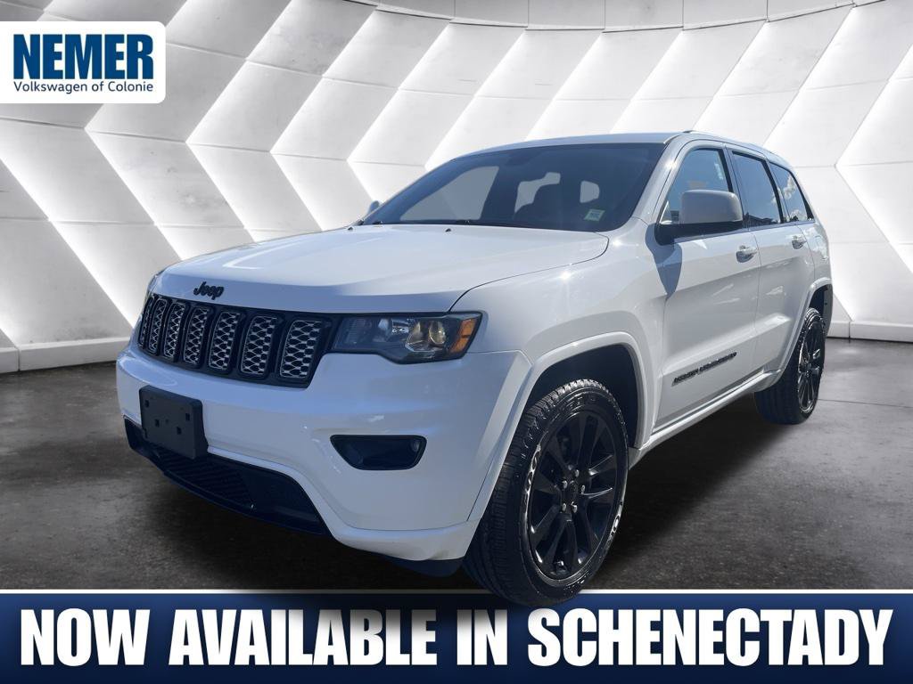 Used 2022 Jeep Grand Cherokee Laredo X AWD/4WD image 1