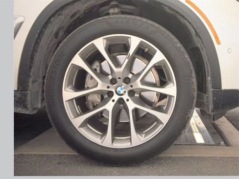 Used 2025 BMW X5 sDrive40i image 11