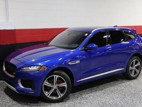 Used 2019 Jaguar F-PACE S image 19