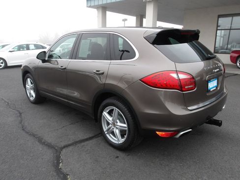 Used 2013 Porsche Cayenne image 3