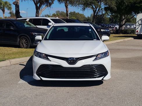 Used 2019 Toyota Camry LE image 15