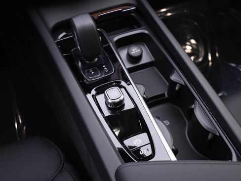 New 2024 Volvo XC60 T8 Plus w/ Protection Package Premier image 12