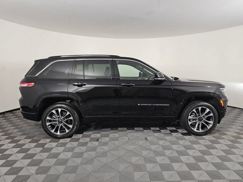 Used 2022 Jeep Grand Cherokee Overland AWD/4WD image 2