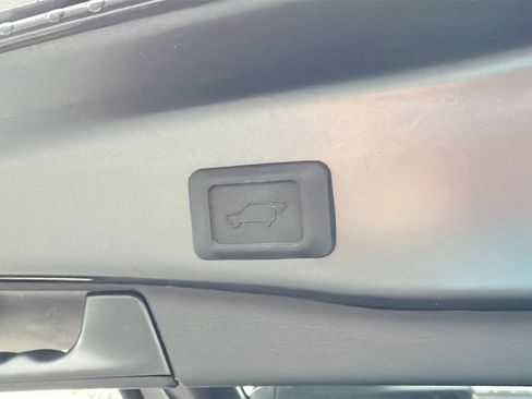 Used 2023 Toyota RAV4 XLE FWD image 30