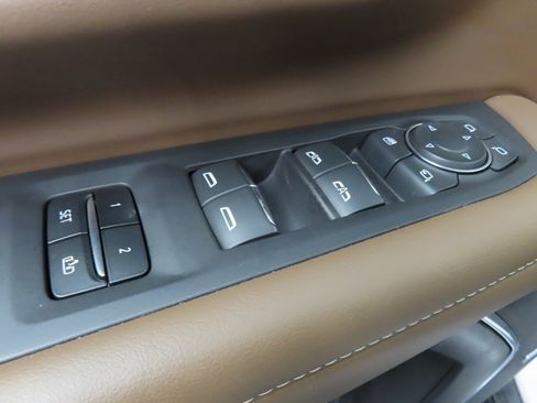 Used 2024 Chevrolet Suburban High Country image 69