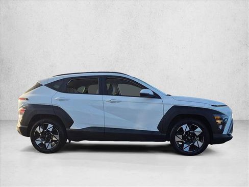 Used 2024 Hyundai Kona SEL FWD image 4