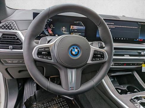 New 2026 BMW X5 xDrive50e w/ M Sport Package image 11