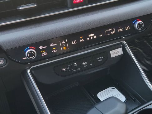 New 2026 Kia Carnival SX image 16