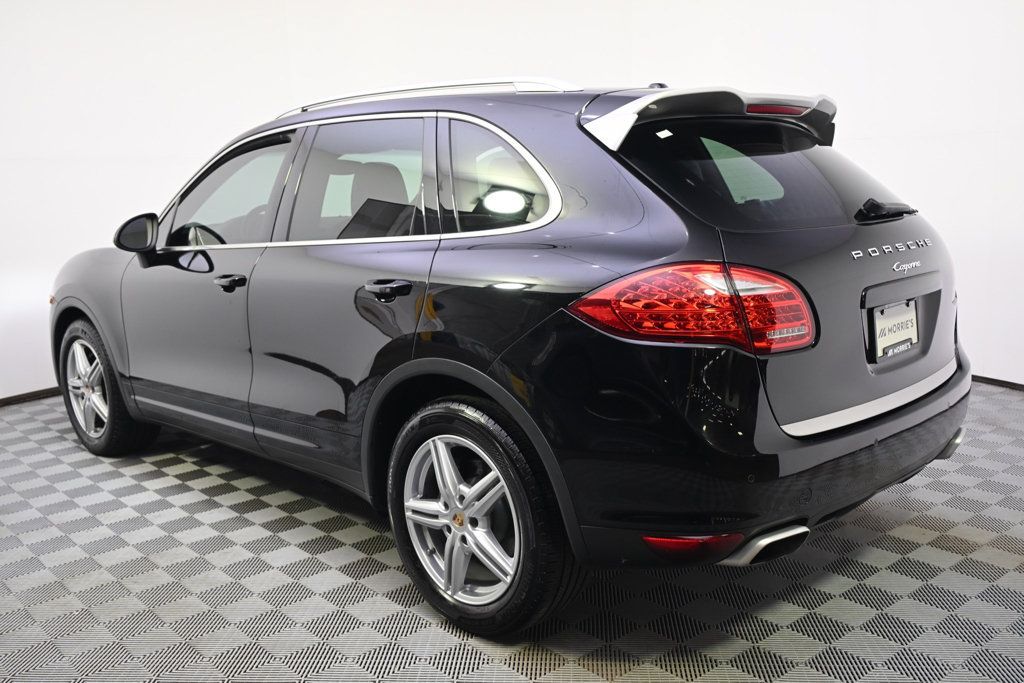 Used 2014 Porsche Cayenne Platinum Edition AWD/4WD image 3