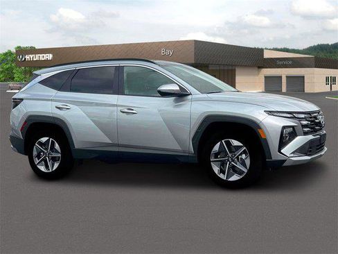 New 2025 Hyundai Tucson SEL image 10