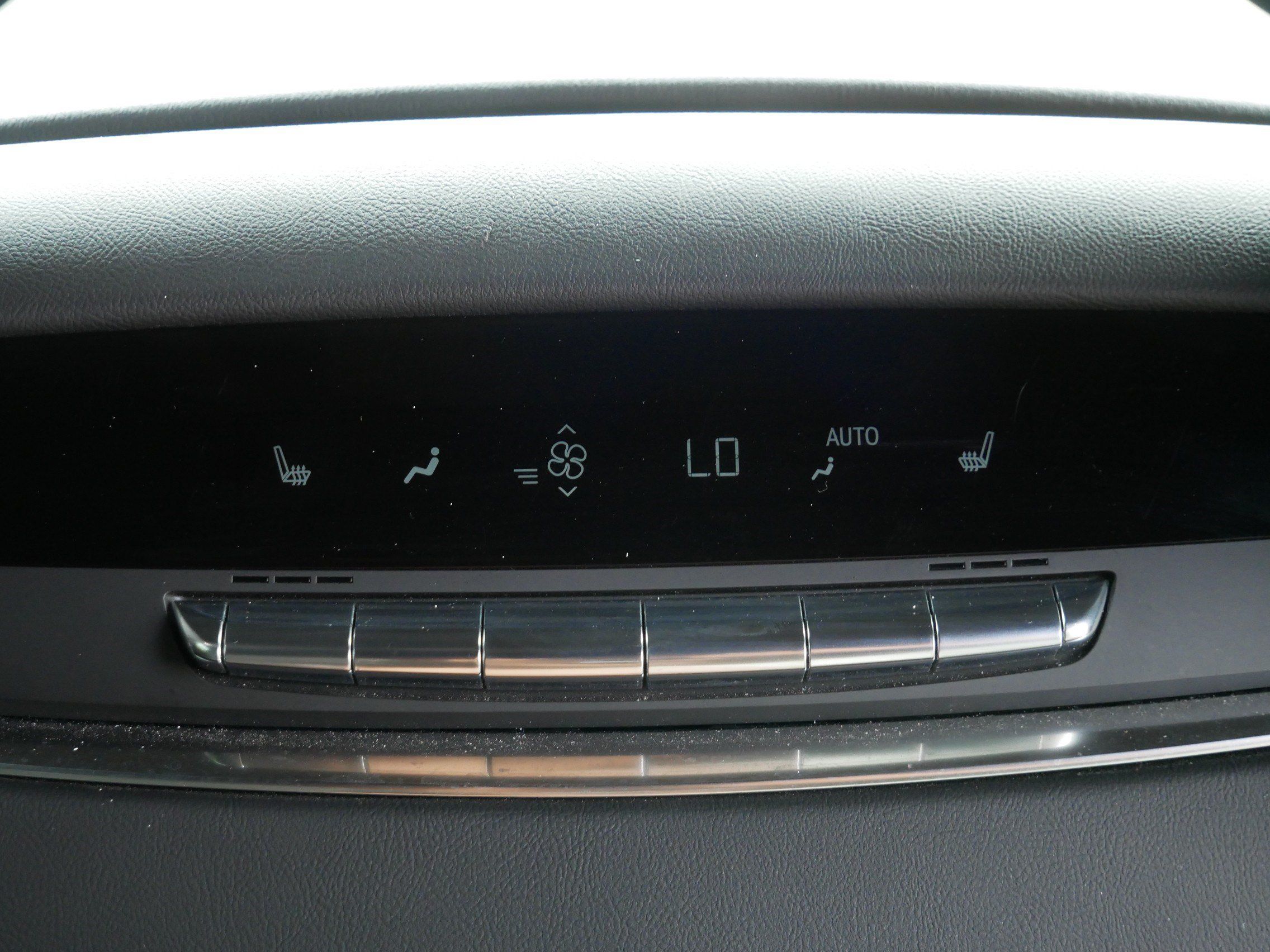 Used 2023 Cadillac Escalade ESV Premium Luxury w/ LPO, Radiant Package AWD/4WD image 11