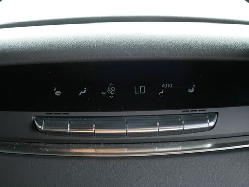 Used 2023 Cadillac Escalade ESV Premium Luxury w/ LPO, Radiant Package AWD/4WD image 11