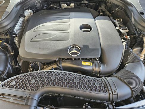 Certified 2022 Mercedes-Benz GLC 300 image 31