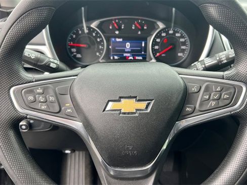 Used 2022 Chevrolet Equinox LT image 30