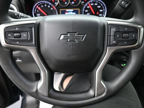 Used 2020 Chevrolet Silverado 1500 RST w/ RST Value Package AWD/4WD image 17