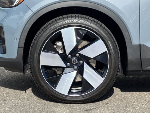 Used 2023 Volvo XC40 Recharge Ultimate AWD/4WD image 31