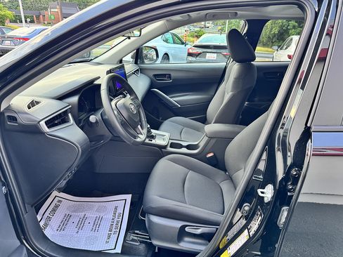 Used 2026 Toyota Corolla Cross LE w/ Moonroof Package AWD/4WD image 8