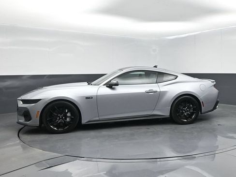 Used 2025 Ford Mustang GT Premium RWD image 5
