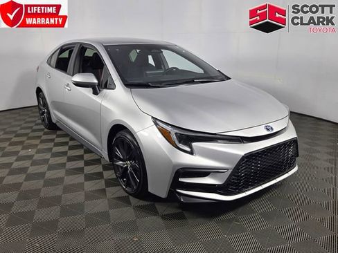 Used 2025 Toyota Corolla SE FWD image 1