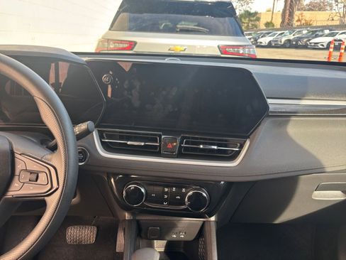 Used 2025 Chevrolet TrailBlazer LT image 18