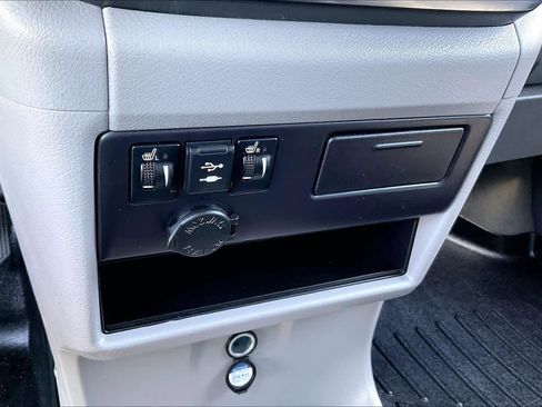 Used 2019 Toyota Sienna XLE FWD image 31