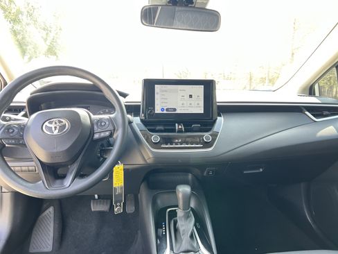 Used 2023 Toyota Corolla LE image 27