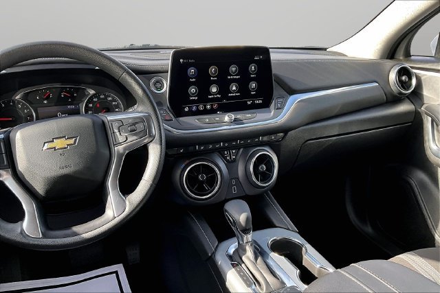 Used 2025 Chevrolet Blazer LT FWD image 6