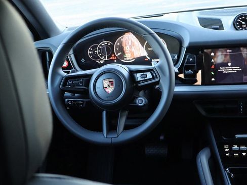 Certified 2026 Porsche Cayenne E-Hybrid Coupe AWD/4WD image 15