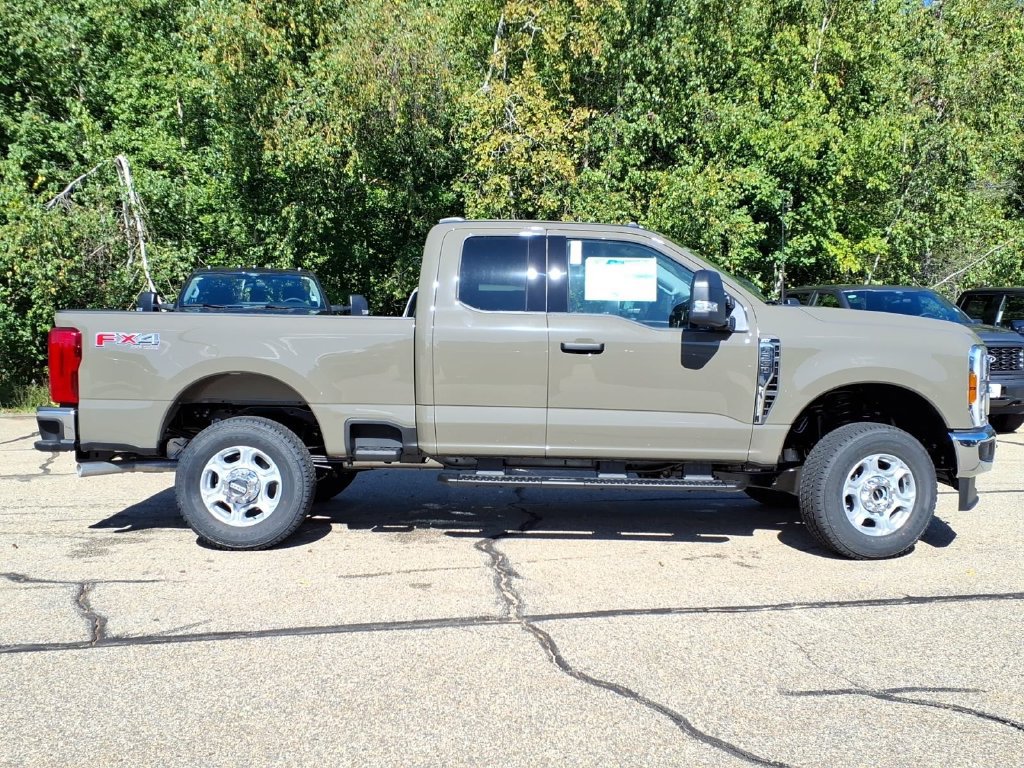 New 2027 Ford F350 XLT w/ FX4 Off-Road Package AWD/4WD image 4