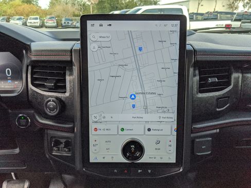 Certified 2023 Ford Expedition Limited image 27