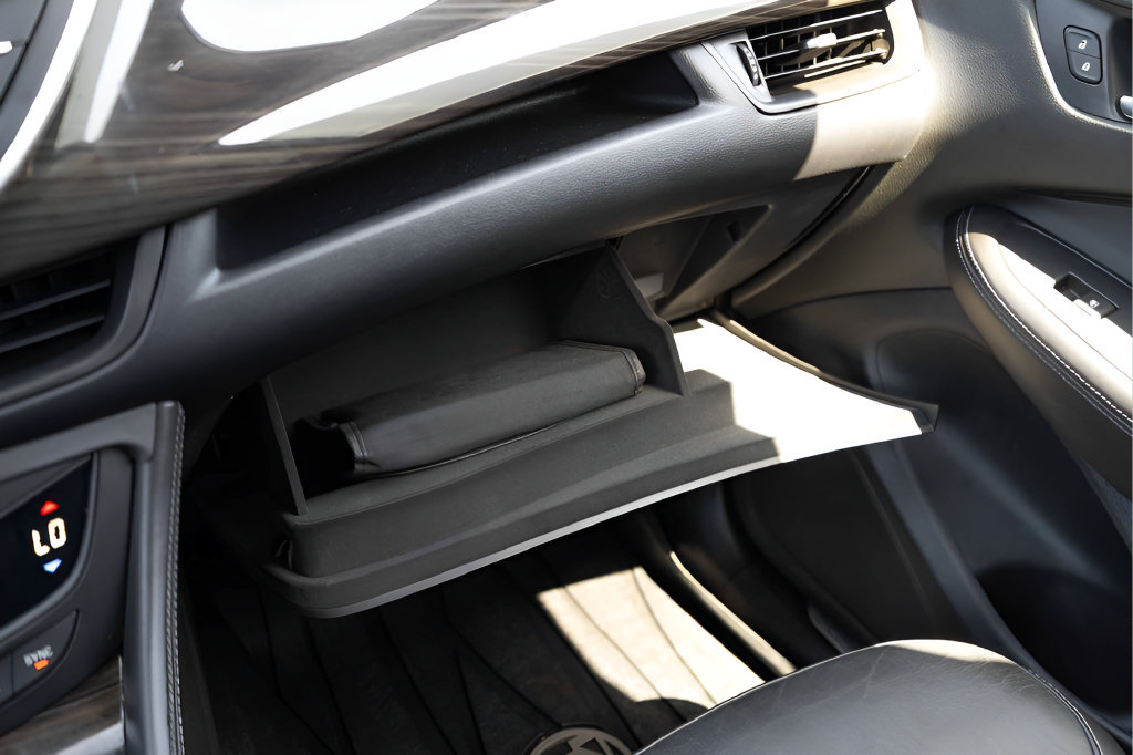 Used 2019 Buick Envision Essence FWD image 22