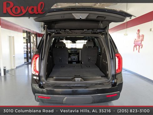 Used 2023 GMC Yukon AT4 w/ AT4 Premium Package image 14