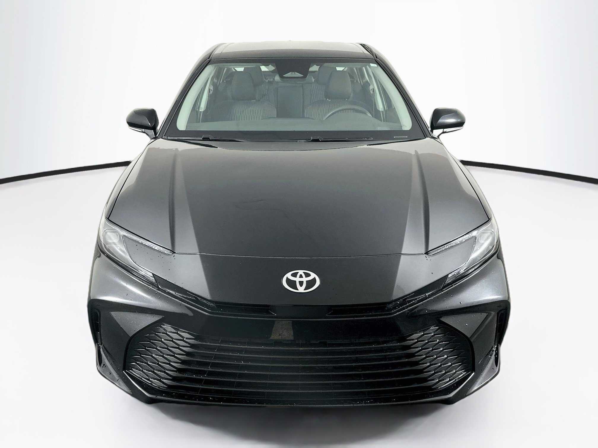 Used 2025 Toyota Camry LE FWD image 2