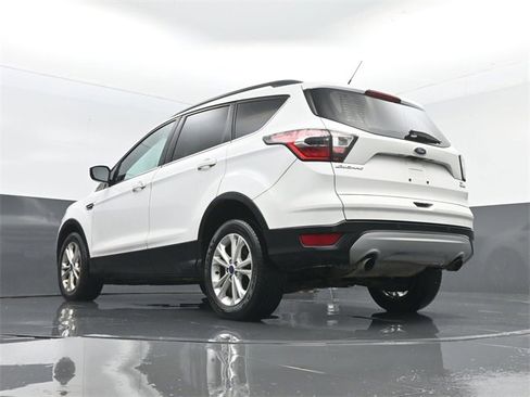 Used 2017 Ford Escape SE w/ Equipment Group 201A image 21