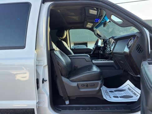 Used 2013 Ford F250 Platinum w/ FX4 Off Road Pkg image 27