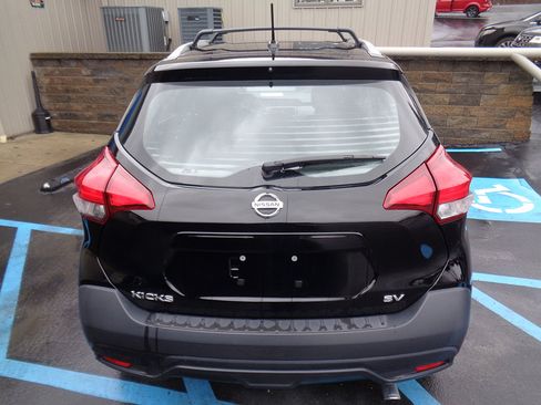 Used 2019 Nissan Kicks SV w/ Exterior Package image 4