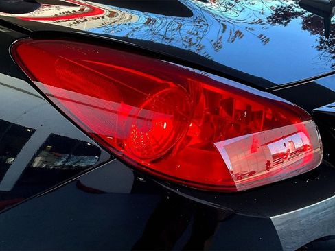 Used 2008 Pontiac Solstice GXP w/ Premium Package image 18