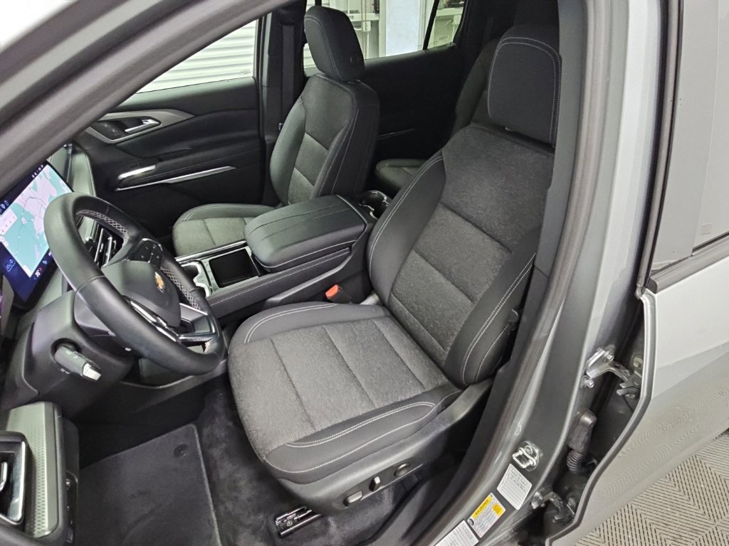 Certified 2026 Chevrolet Traverse LT FWD image 28