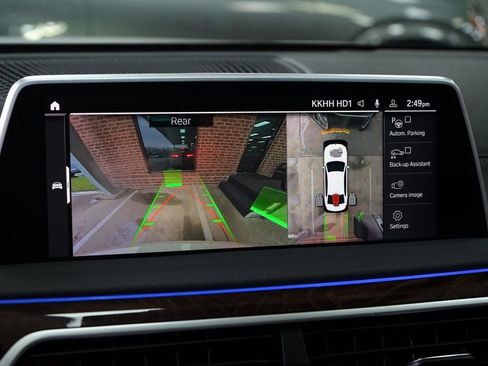 Used 2022 BMW 740i xDrive 740i xDrive w/ M Sport Package image 14