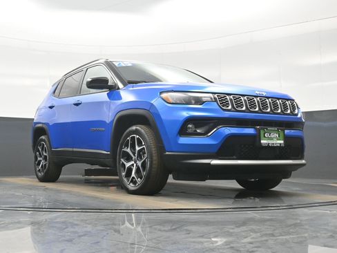 Used 2025 Jeep Compass Limited image 30