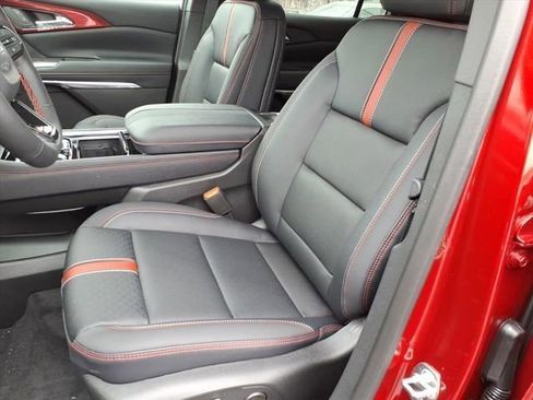 New 2026 Chevrolet Traverse RS w/ LPO, Floor Liner Package image 9