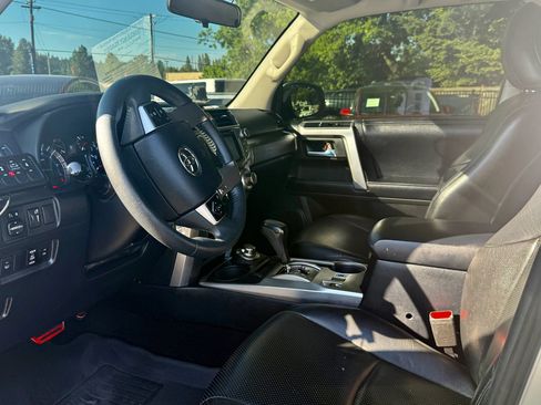 Used 2019 Toyota 4Runner SR5 AWD/4WD image 16