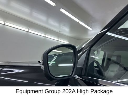 Used 2025 Ford Expedition Active image 17