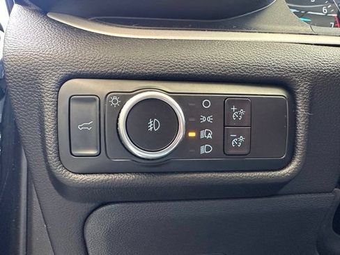 Used 2024 Ford Explorer XLT w/ Equipment Group 202A RWD image 19