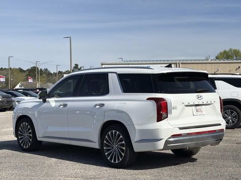 Used 2024 Hyundai Palisade Calligraphy image 13