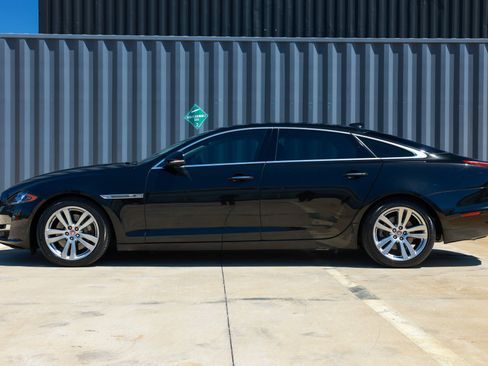 Used 2017 Jaguar XJ L Portfolio image 4